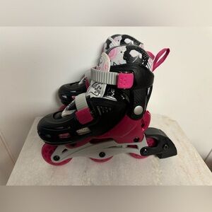 New Bounce Roller Skates for Little Kid - Pink. Adjustable for multiple sizes